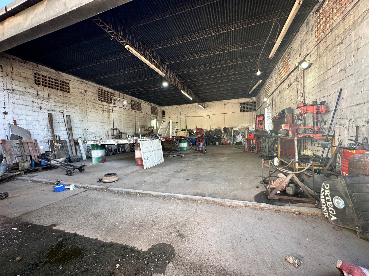 Venta predio con Galpon en calle jujuy al 3300