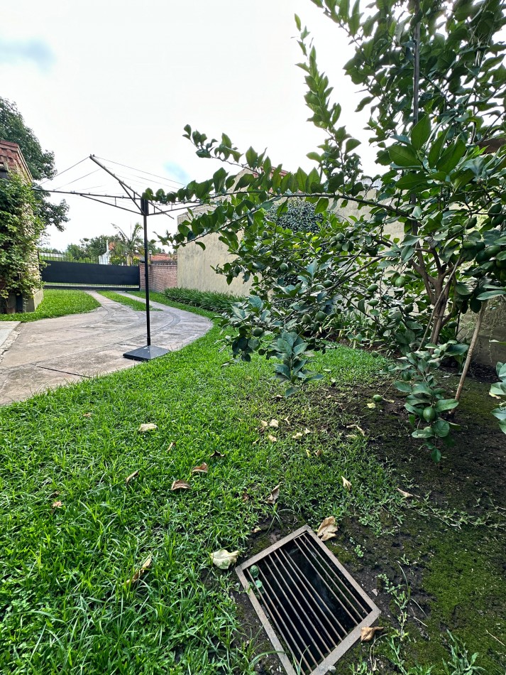 Venta casa Yerba Buena altura Av. Aconquija 2400. Inmperdible!!!!