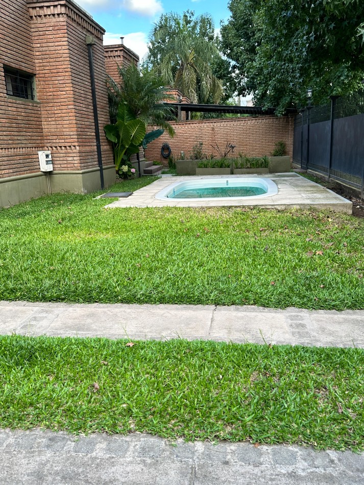 Venta casa Yerba Buena altura Av. Aconquija 2400. Inmperdible!!!!