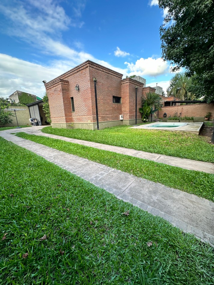 Venta casa Yerba Buena altura Av. Aconquija 2400. Inmperdible!!!!