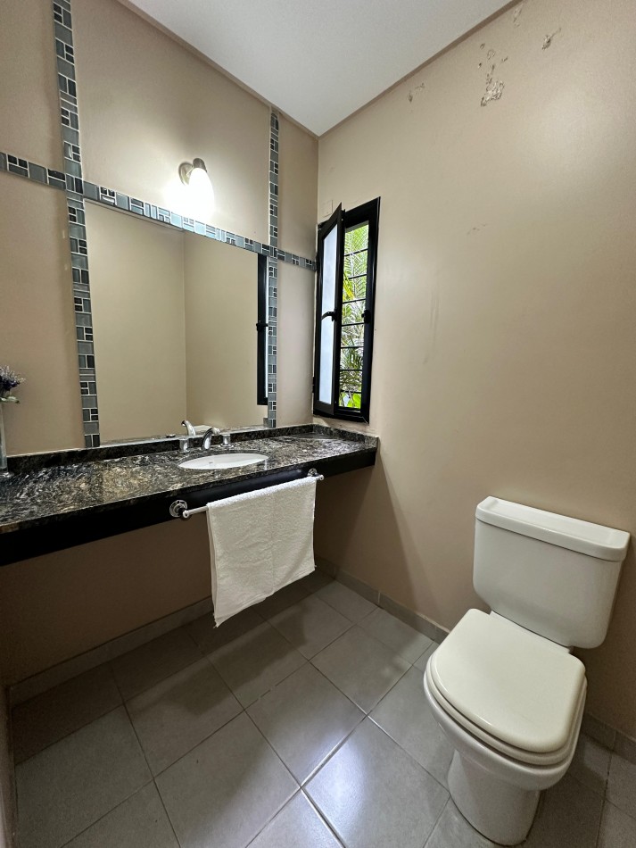 Venta casa Yerba Buena altura Av. Aconquija 2400. Inmperdible!!!!