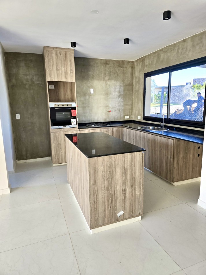 Venta casa a estrenar en Alto Verde 3